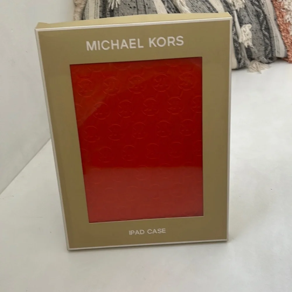 Two Michael kora iPad Sleeve